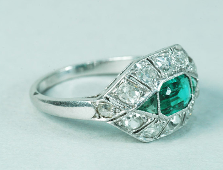 Art Deco jewellery at Goodwins: an emerald and diamond ring c. 1930