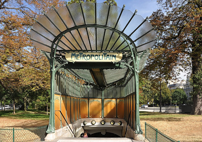 Paris Metro station by Hector Guimard - Art Nouveau was a key influence on the forms of early Art Deco jewellery